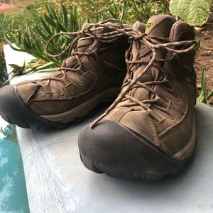 Keen waterproof hiking boots